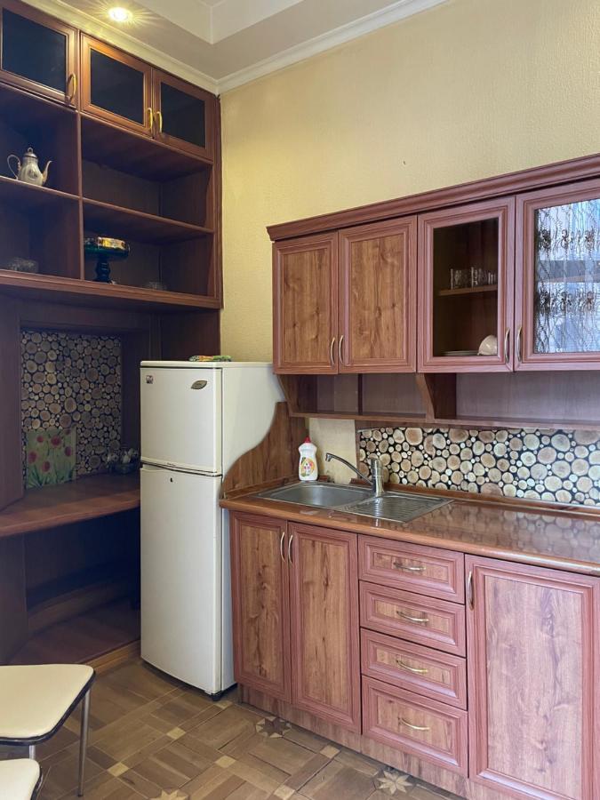 Cozy Apartment On Republic Square Yerevan Exterior photo